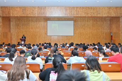 亚游会医药受邀参加中国药科大学“一带一路”药学国际产学研用合作论坛暨“一带一路”药学教育联盟成立筹备会